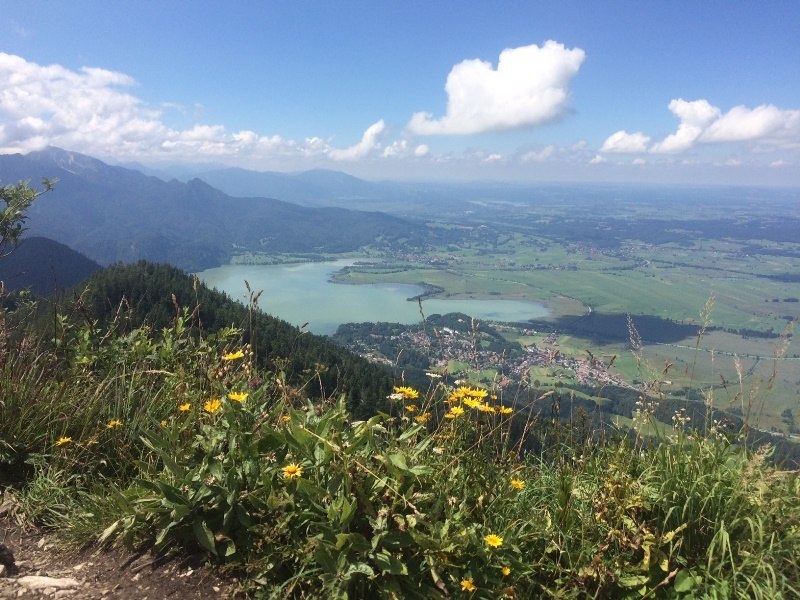 Blick vom Rabenkopf auf den Kochelsee, © Anita Gray Blick vom Rabenkopf auf den Kochelsee, © Anita Gray