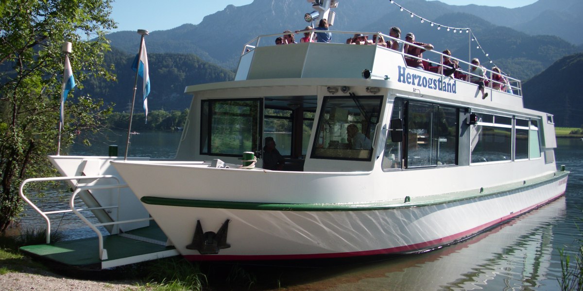 Motorschiffahrt auf dem Kochelsee, Bild Fam. Kneidl Motorschiffahrt auf dem Kochelsee, Bild Fam. Kneidl