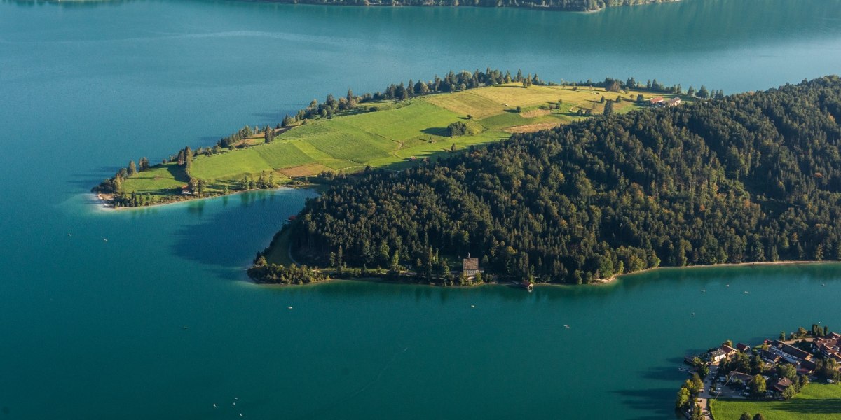 Blick auf die Halbinsel Zwergern, © Tölzer Land Tourismus Blick auf die Halbinsel Zwergern, © Tölzer Land Tourismus
