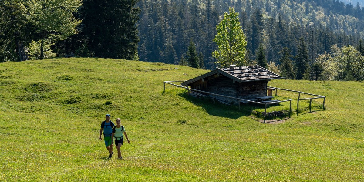 Kochler Alm (nicht bewirtschaftet) auf dem Weg zum Rabenkopf, &copy; Tourist Information Kochel a. See