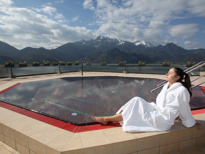 Solebecken im Au&szlig;enbereich des Kristall trimini, &copy; Tourist Information Kochel a. See