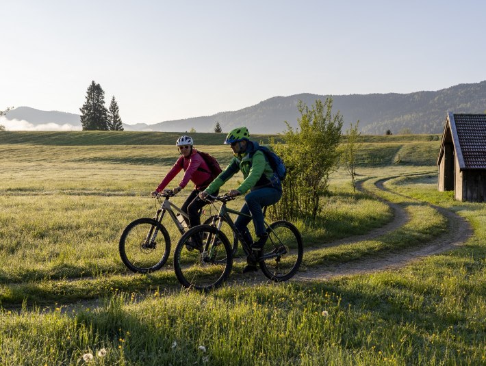 Radeln im Losach-Kochelsee-Moor, &copy; Tourist Information Kochel a. See