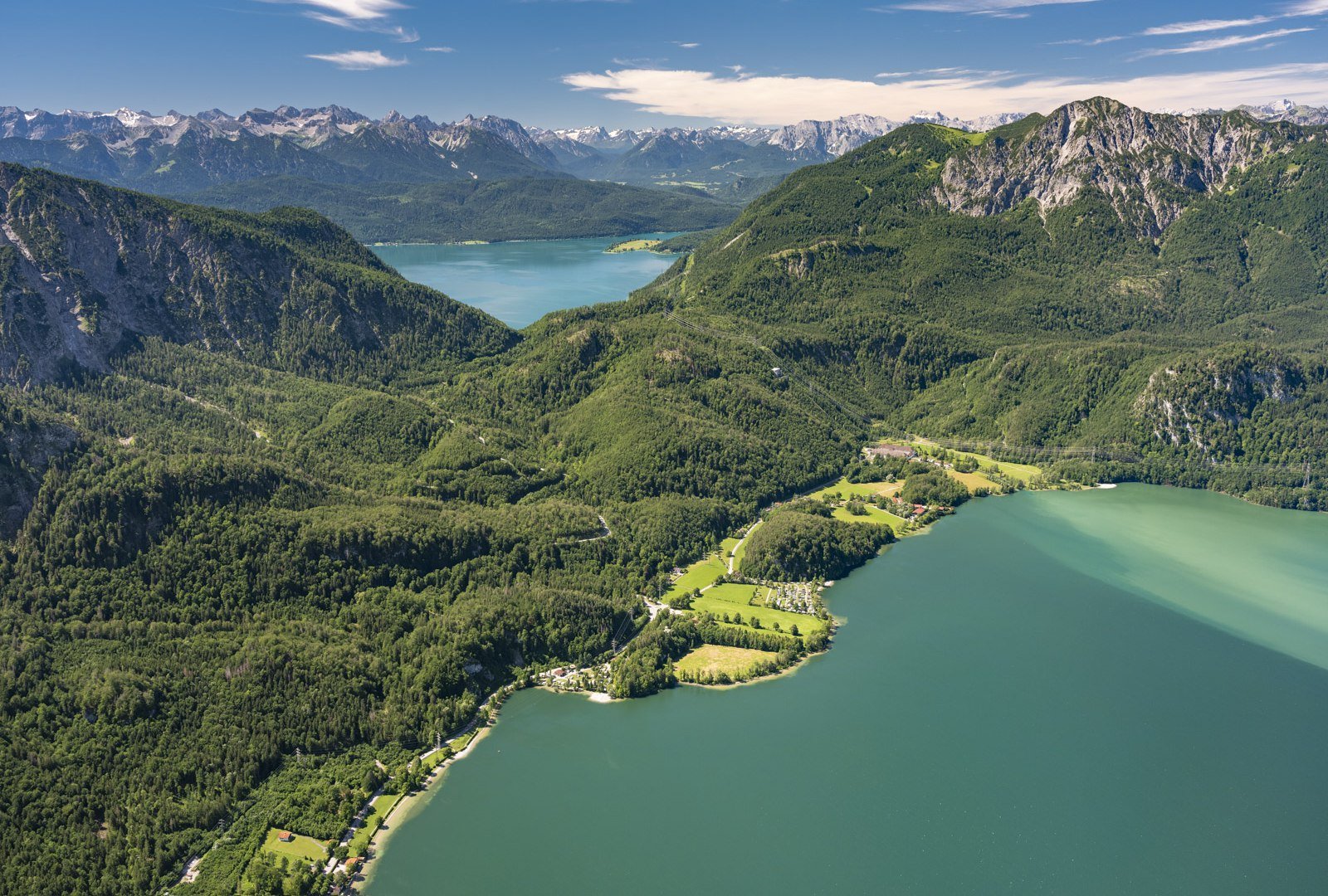 Der Kochelsee und Walchensee aus der Luft fotgrafiert., © Tourist Information Kochel a. See, Fotograf J. Bodenbender