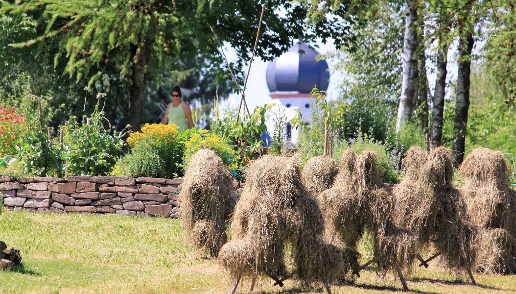 Heumandl im Kräuter-Erlebnis-Park Bad Heilbrunn - Mähgut von der naturnahen Parkwiese, © Tölzer Land Tourismus