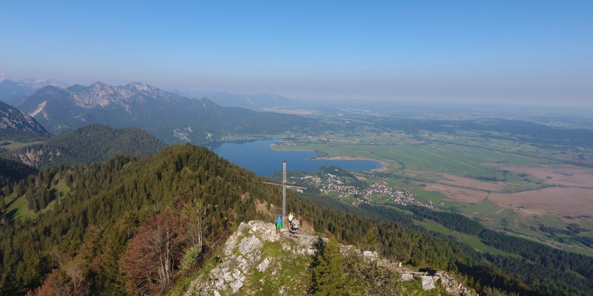 Gipfel des Rabenkopfs mit Blick auf den Kochelsee, &copy; T&ouml;lzer Land Tourismus