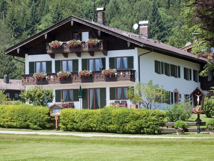 Hausansicht Sommer, &copy; Familie Bartl