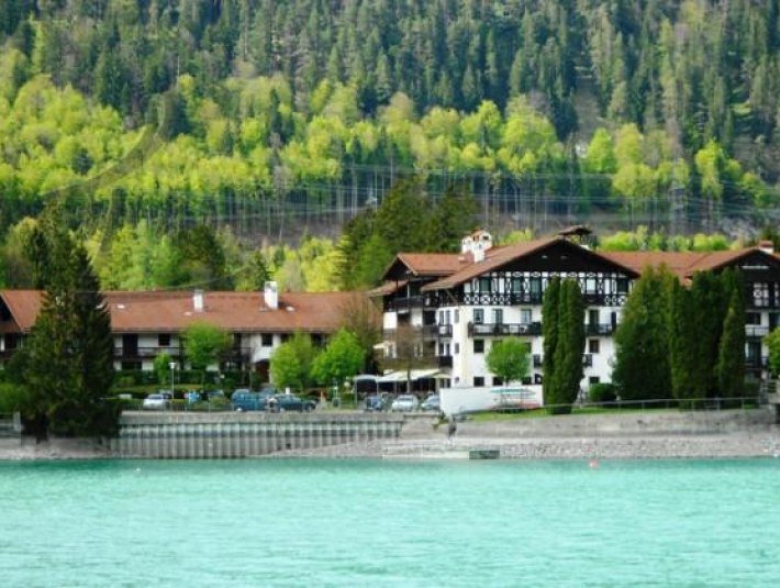 Ferienwohnanlage "Seehotel zur Post" Au&szlig;enansicht