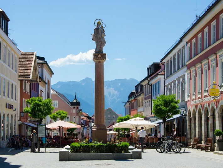 In der Fußgängerzone Murnau, © Das Blaue Land, Simon Bauer