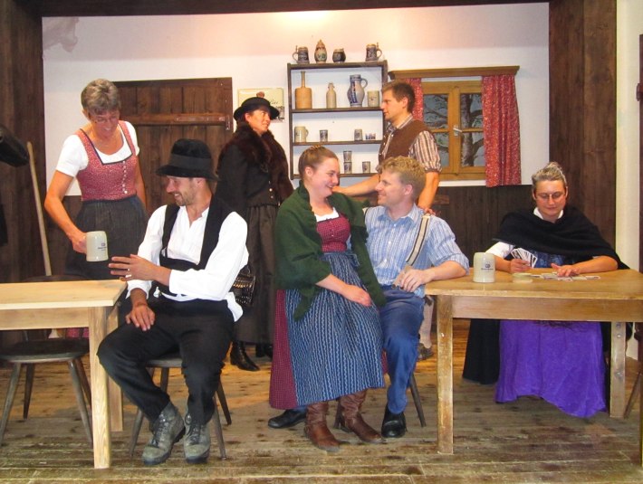 Theaterauff&uuml;hrung im Gasthof Edeltraut am Walchensee, &copy; Theatergruppe Walchensee