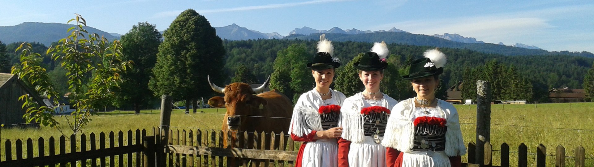 Trachtler im Ort Walchensee, &copy; Tourist Information Walchensee