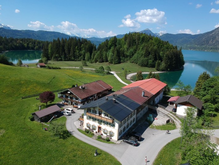 F01A43974094B06B74875E932AB589F9-1