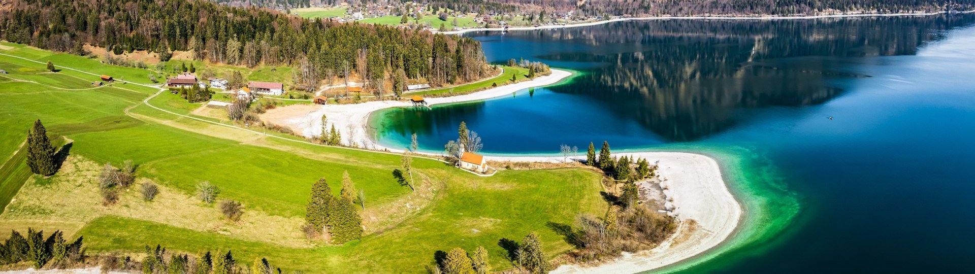 Luftaufnahme vom Walchensee mit Blick über die Halbinsel Zwergern., © Pixabay